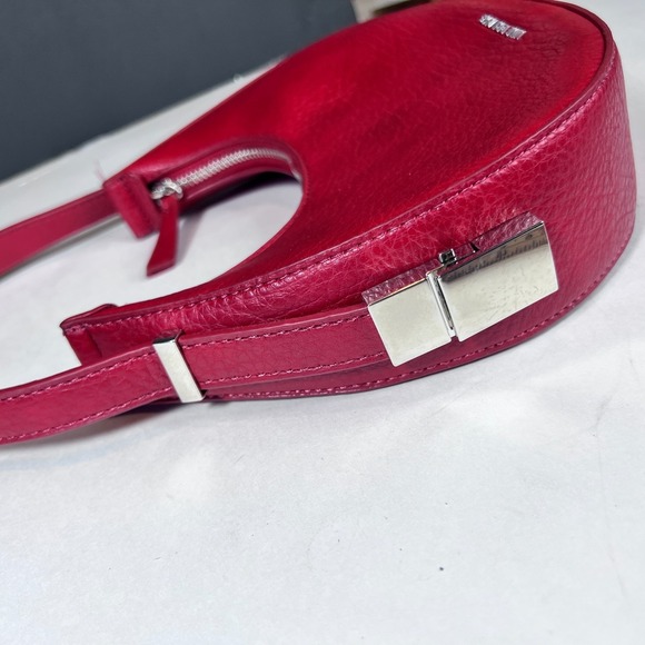 Like Dreams Crescent Hobo Shoulder Bag Red Pebbled Faux Leather Y2K - Picture 3 of 11